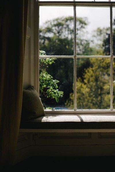 Окно с подоконником