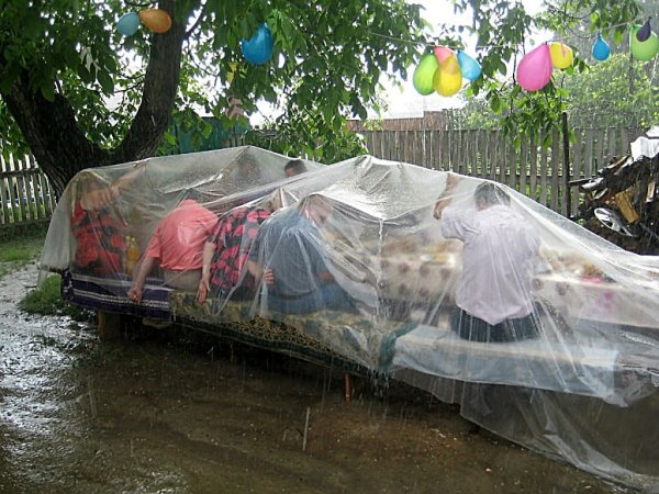 Шашлык под дождем