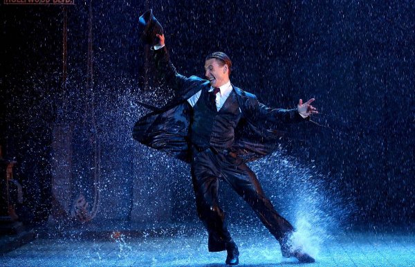 Поющие под дождем