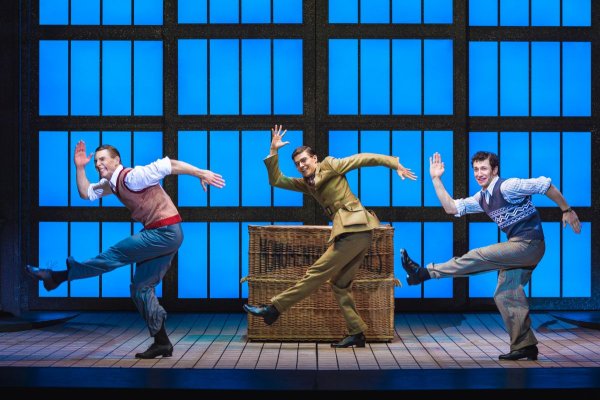 Поющие под дождём мюзикл в Москве