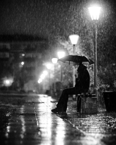 Человек под дождем