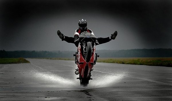 Мото под дождем