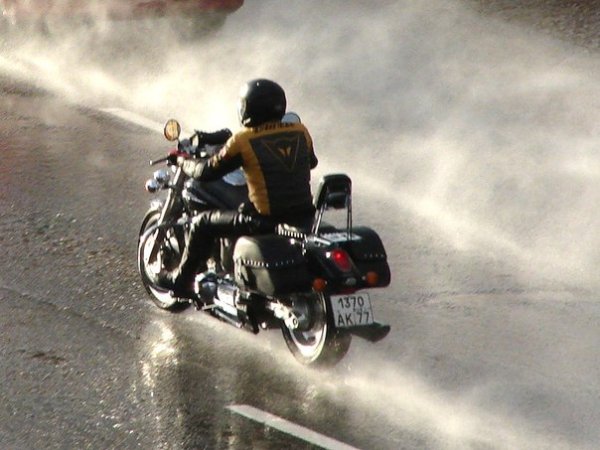 Мото под дождем