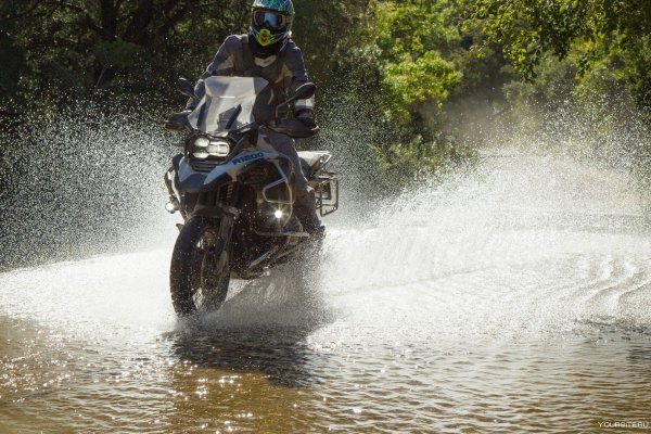 Мотоцикл дождь