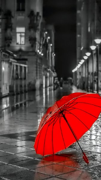 Красный зонтик