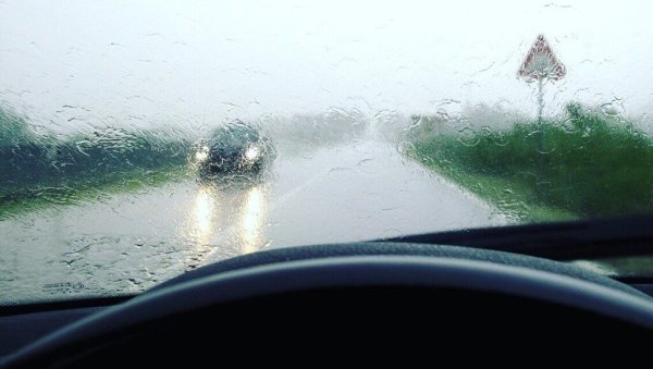 Ливень за рулем