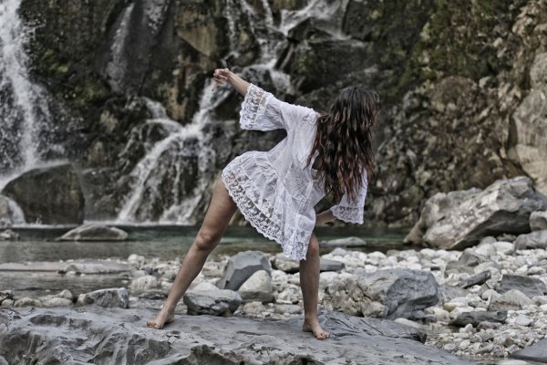 Девушка под дождем