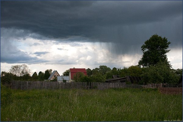 Деревня пасмурно