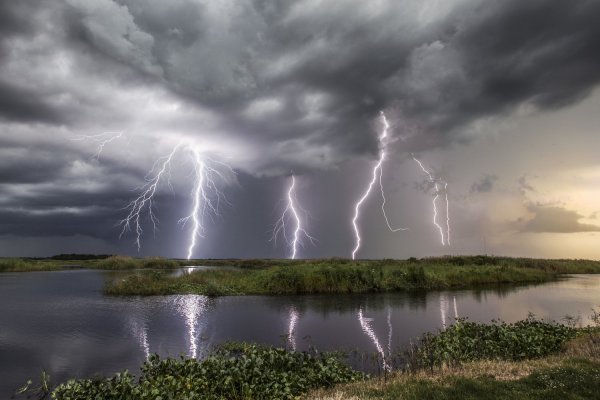 Природа с грозой