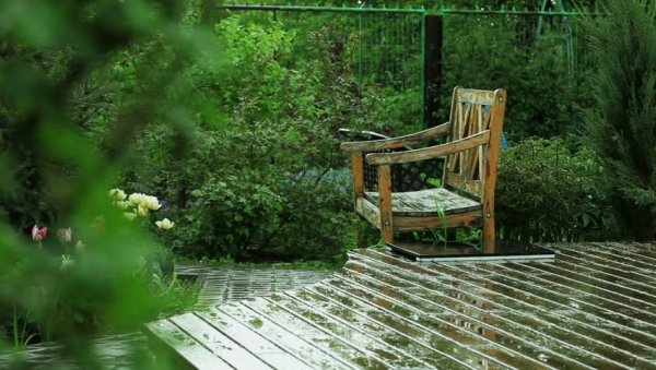 Терраса под дождем