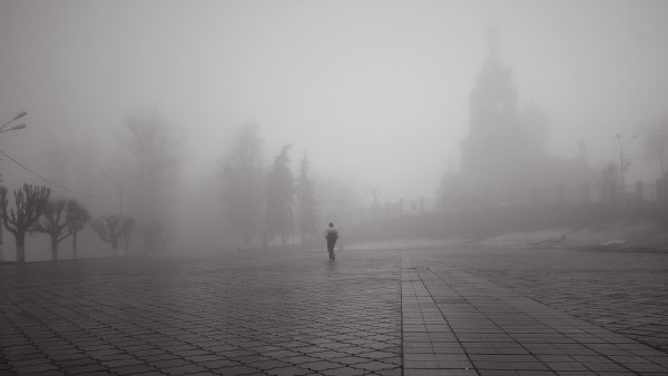 Дождливый туманный город