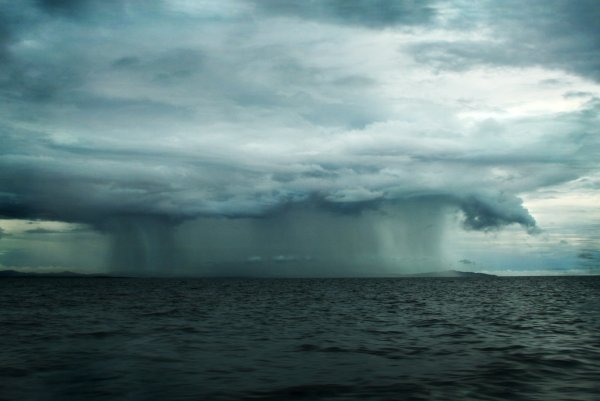 Дождь над океаном