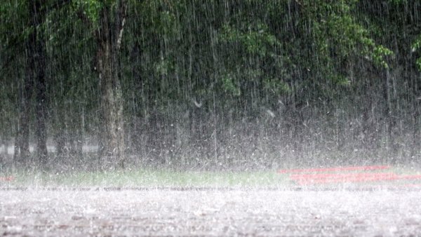 Очень сильный ливень