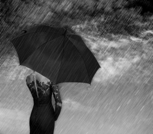 Девушка под дождем