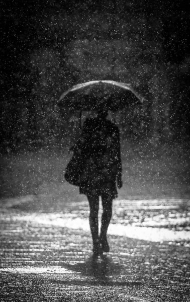 Человек под дождем
