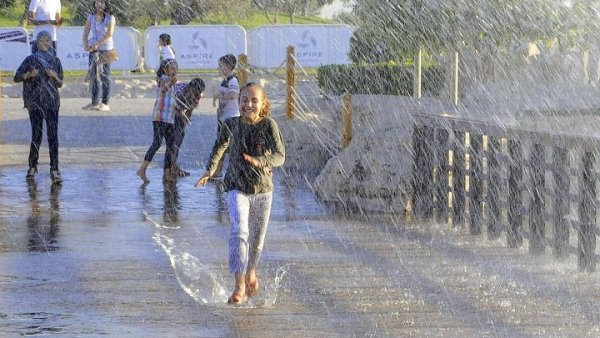 Школьники под дождем