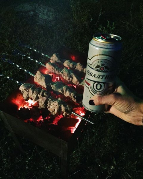 Шашлыки на природе ночью