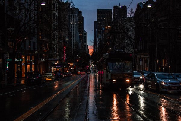 Городская улица ночью