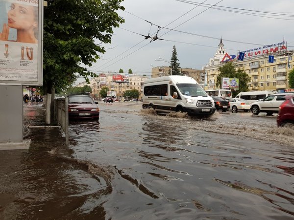 Сильный ливень в Воронеже