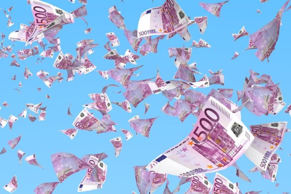 Flying Euro