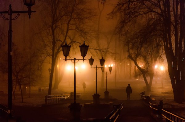Вечерний туман в городе
