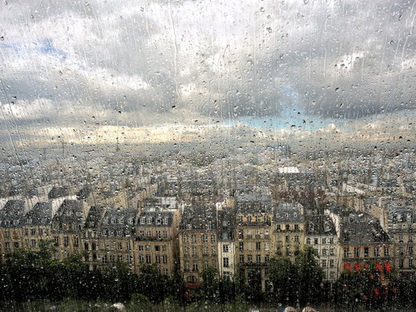 Париж под дождем