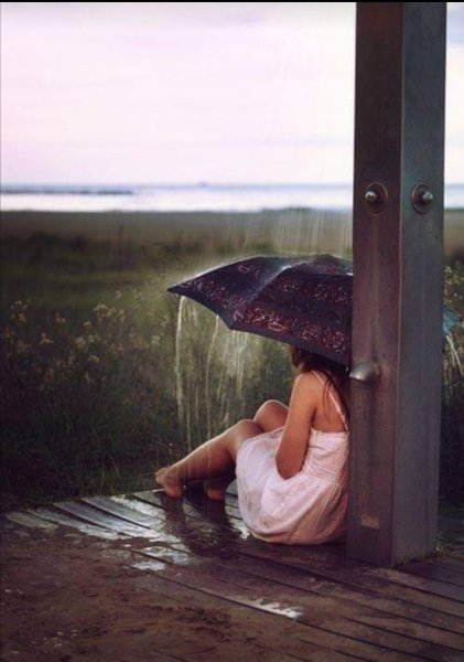 Одинокая девушка