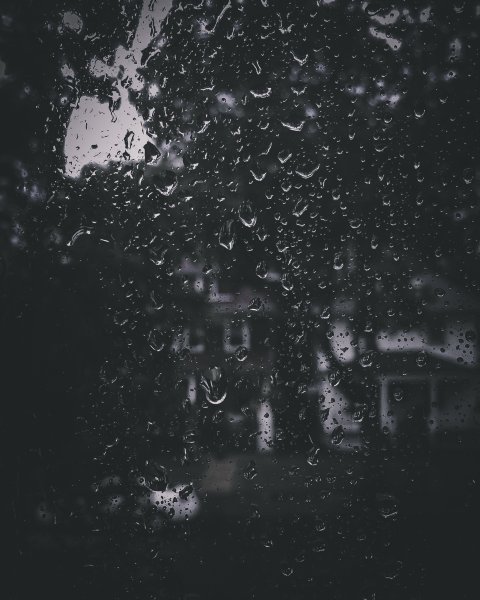 Черное небо дождь