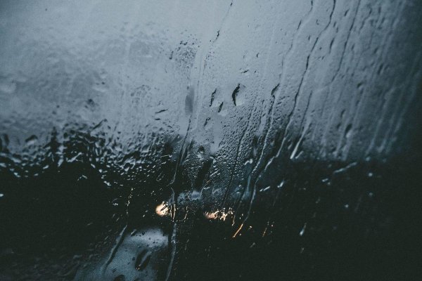 Дождь в темноте