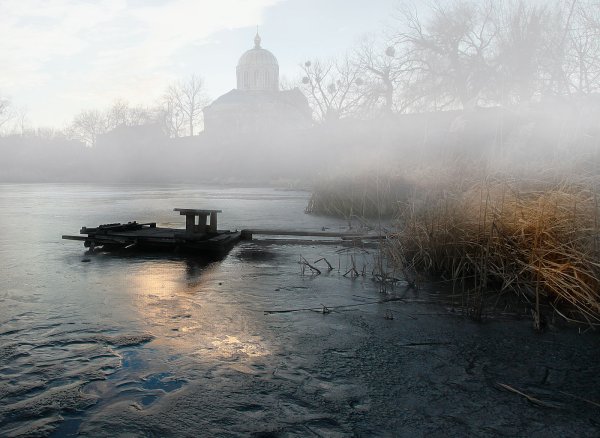 Церковь под дождем