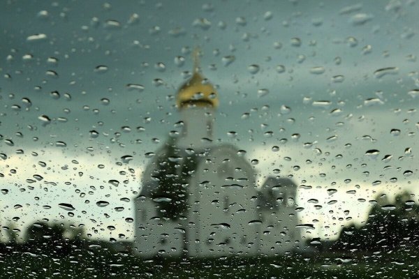 Церковь дождь