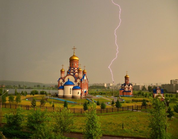 Молния храм