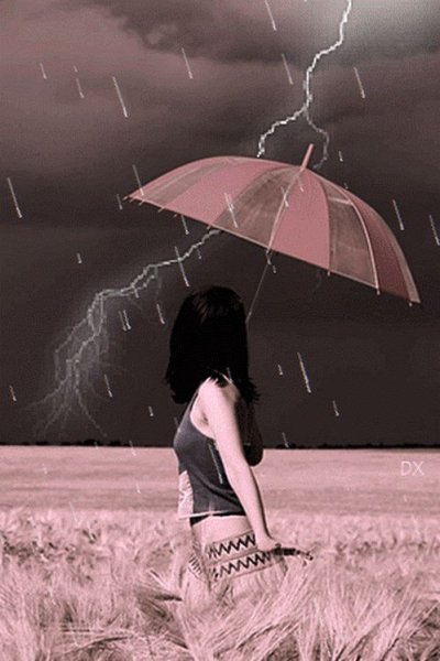 Гроза и дождь и девушка