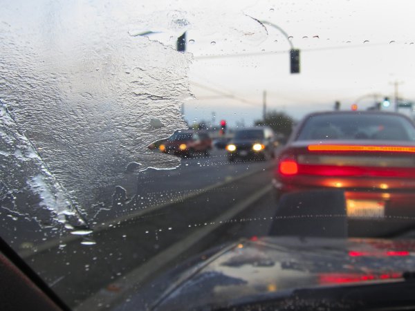 Через лобовое стекло