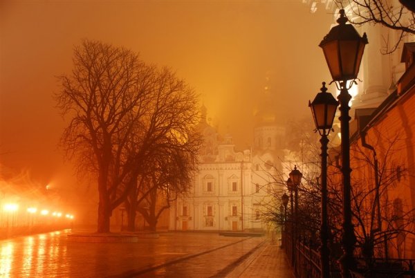 Осенний вечер в городе