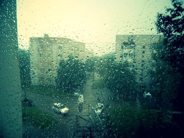 Сиььныйдождь за окном.