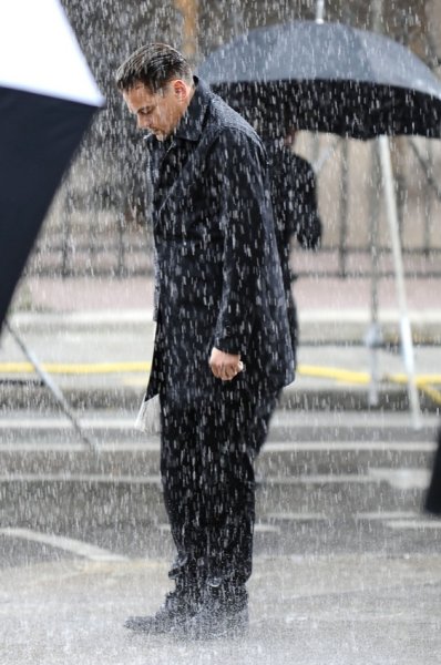 Под дождем без зонта