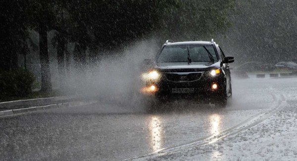 Ливень в машине