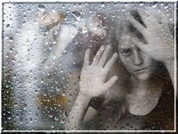 Дождь в окно стучится