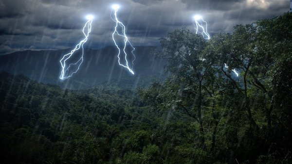 Звуки дождя с грозой