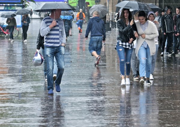 Пятница лето дождливое