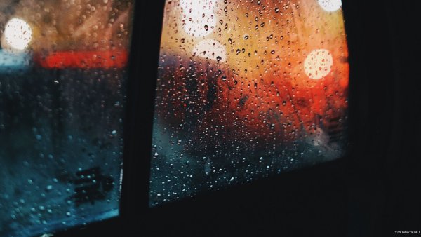 Дождь в окне