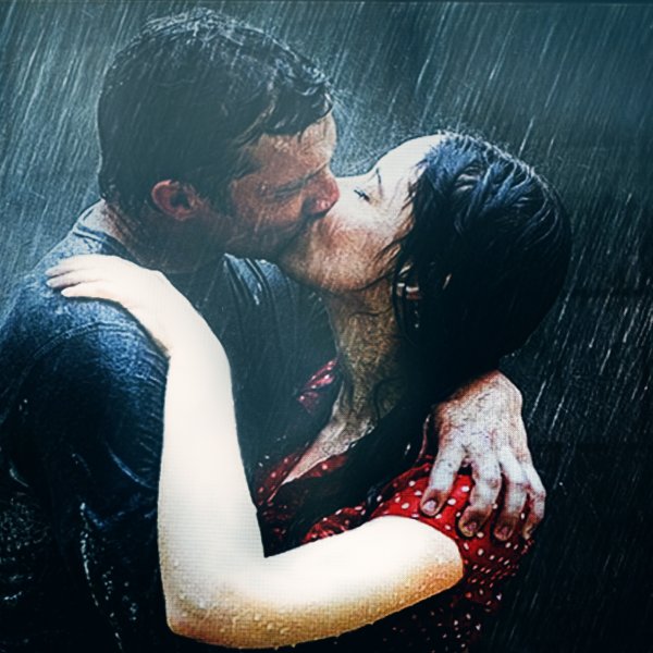 Пара влюбленных под дождем