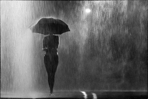 Девушка под дождем