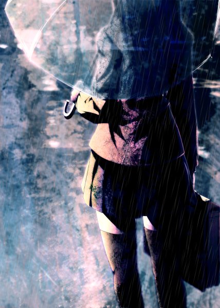 Девушка брюнетка под дождем