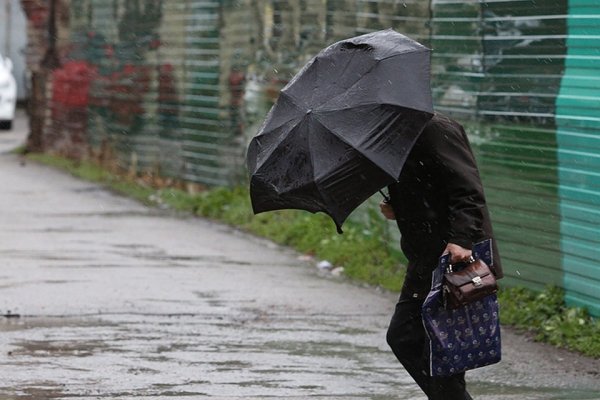 Сильный ветер и дождь