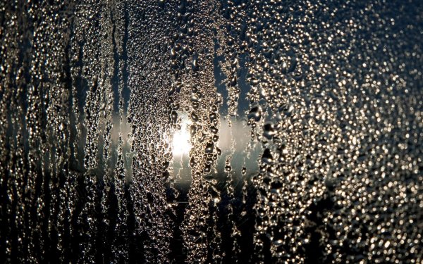 Капли по стеклу