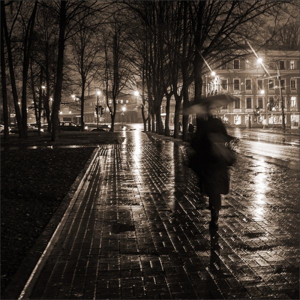 Грустная оскньв городе