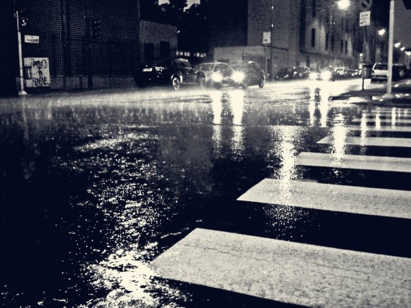 Черно белый дождь