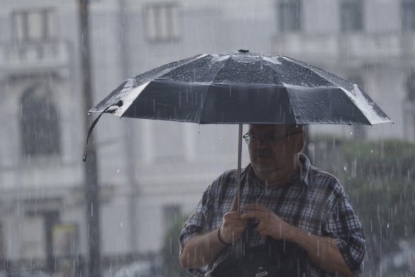 Штормовое предупреждение ливень